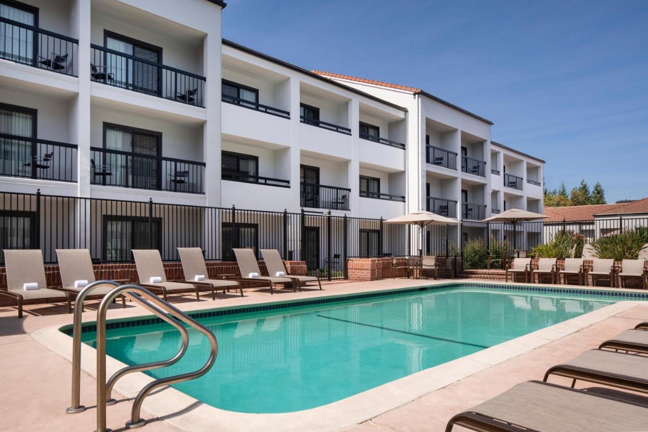 Courtyard San Jose Cupertino Hotel Exterior photo