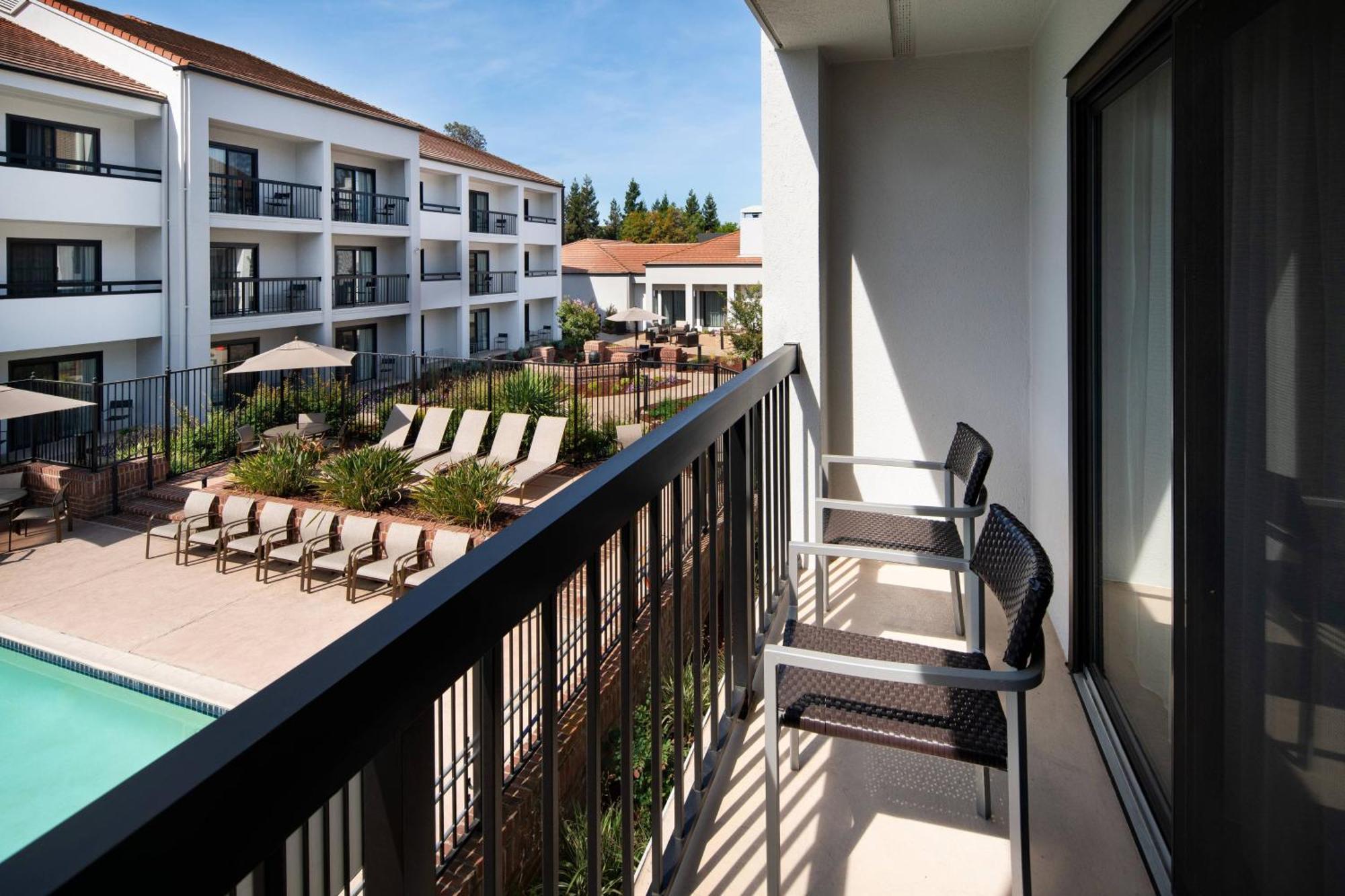 Courtyard San Jose Cupertino Hotel Exterior photo